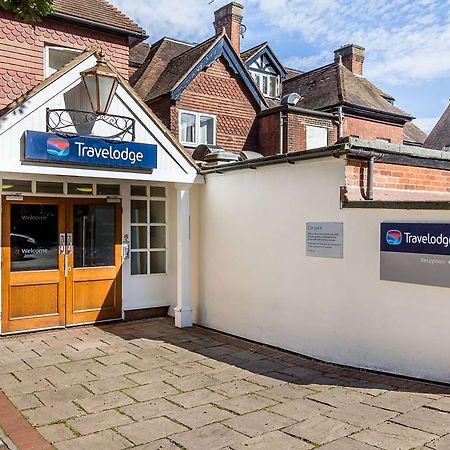 Travelodge Walton On Thames Esterno foto