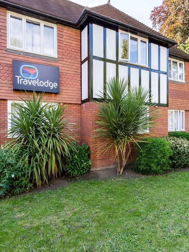 Travelodge Walton On Thames Esterno foto