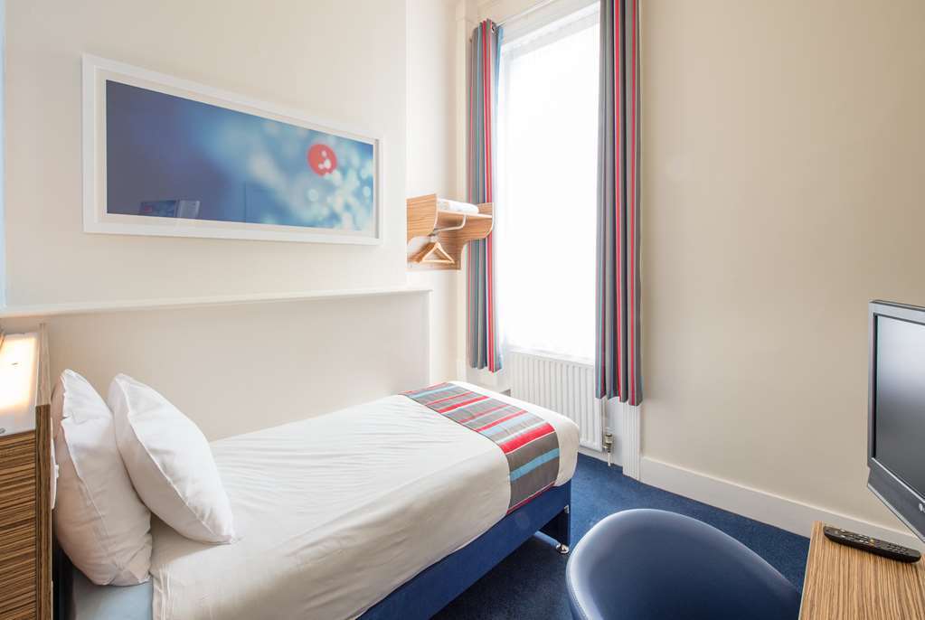 Travelodge Walton On Thames Camera foto